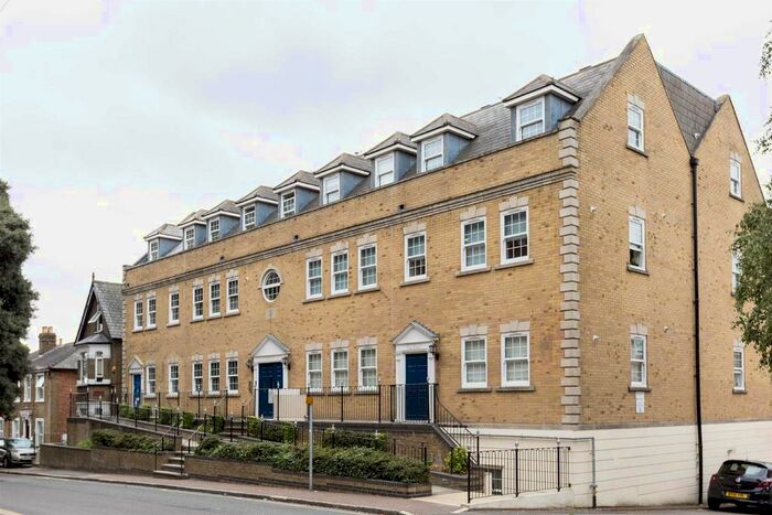 2 Bedroom Flat To Rent In Knight Court, Crown Street, Brentwood, CM14