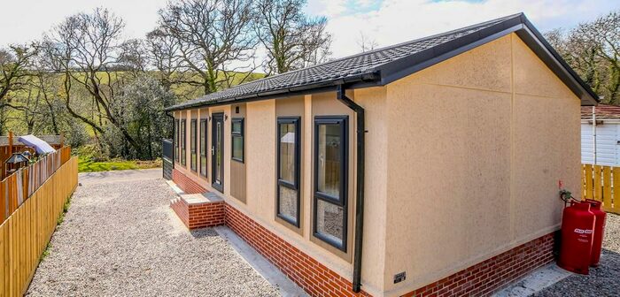 2 Bedroom Mobile/park Home For Sale In Skeltons Drove, Beck Row, Bury St. Edmunds, IP28
