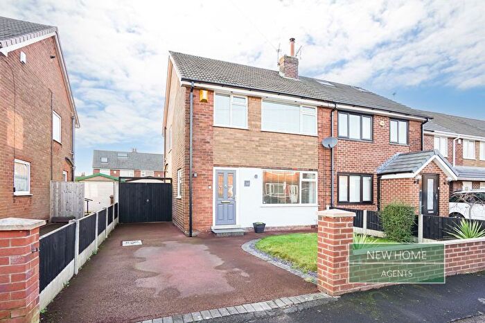4 Bedroom Semi Detached House For Sale In St. Annes Road, Leyland, PR25