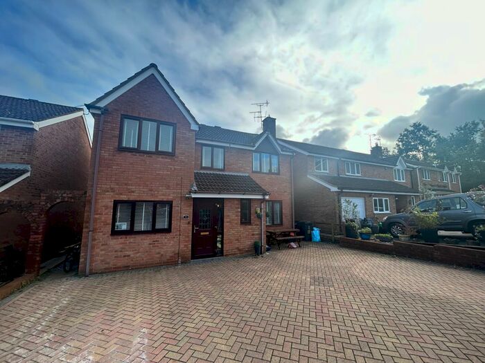 5 Bedroom Property To Rent In Clinton Close, Grange Park, Swindon, SN5