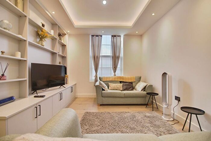 1 Bedroom Apartment For Sale In Stonehills, Welwyn Garden City, AL8