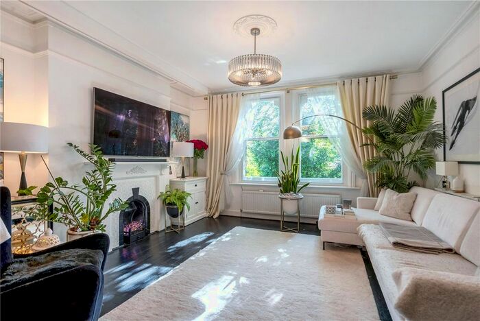 4 Bedroom Semi-Detached House To Rent In Susan Wood, Chislehurst, Kent, BR7