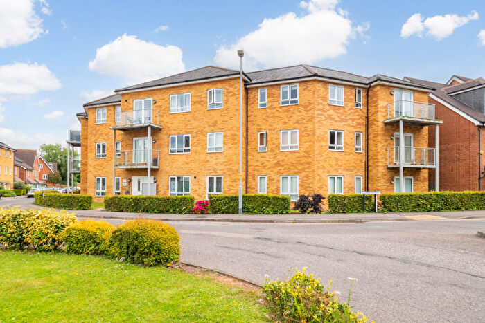 2 Bedroom Apartment For Sale In Diamond Jubilee Way, Carshalton, Surrey, SM5