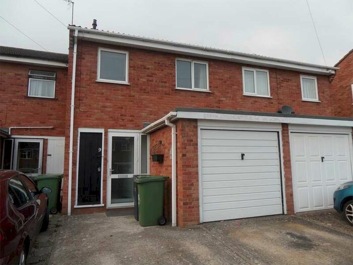 3 Bedroom Terraced House To Rent In Avon Close, Worcester, WR4