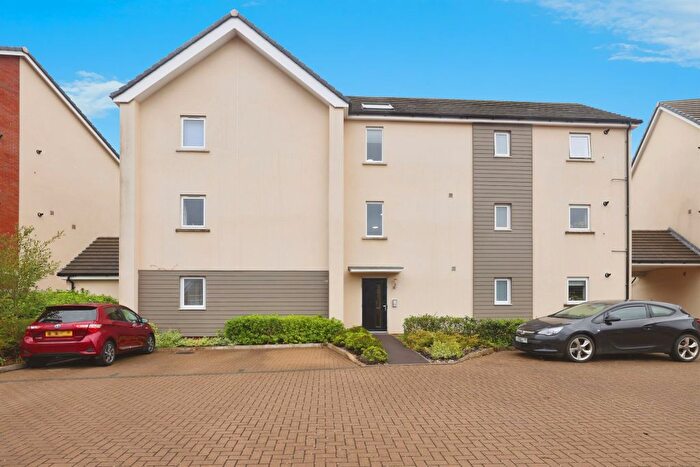 1 Bedroom Flat For Sale In Rhodes Moorhouse Way, Longhedge, Salisbury, SP4