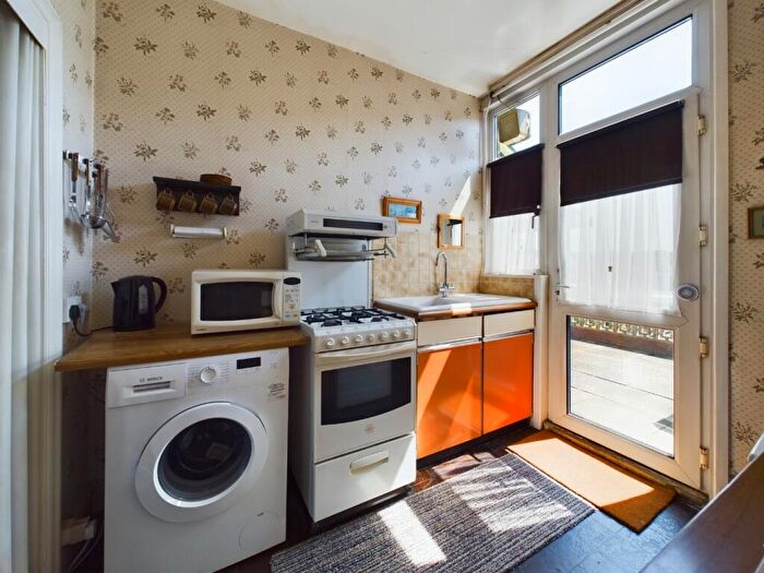 3 Bedroom Terraced House For Sale In Balmoral Road, Kingsthorpe, Northampton, NN2