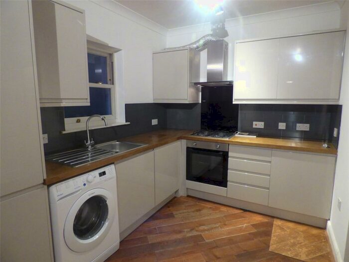 2 Bedroom Apartment To Rent In Glendower Lodge, The Rise, Mill Hill, NW7