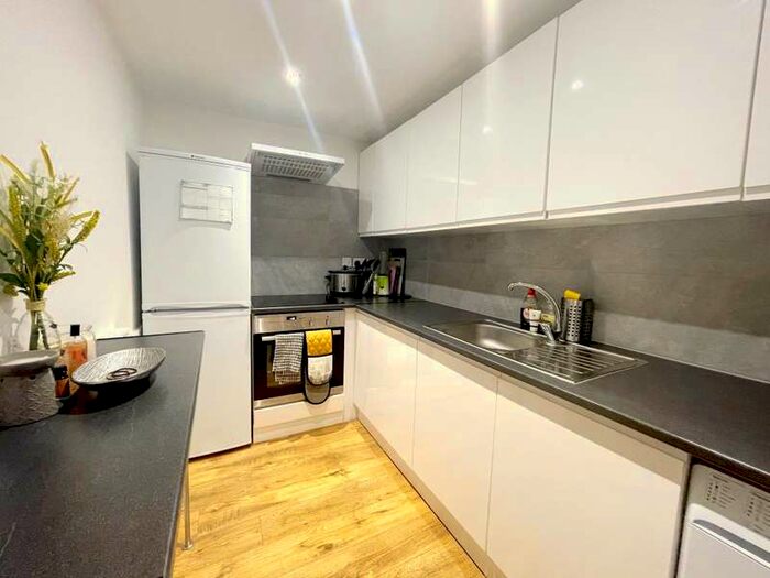 1 Bedroom Flat To Rent In Pamber Heath Road Tadley, RG26