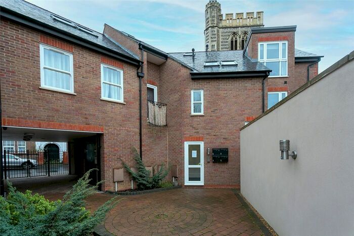 2 Bedroom Flat To Rent In Percy Road, Watford, WD18