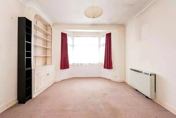1 Bedroom Maisonette To Rent In Bridgewater Road, Wembley, HA0