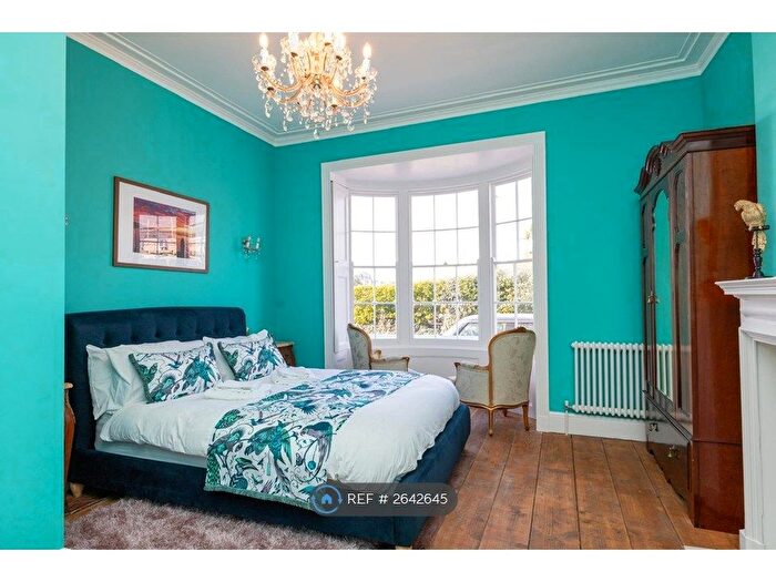 2 Bedroom Maisonette To Rent In West Street, Bognor Regis, PO21