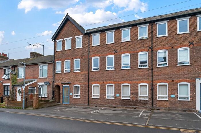 2 Bedroom Flat For Sale In Chesham, Buckinghamshire, HP5