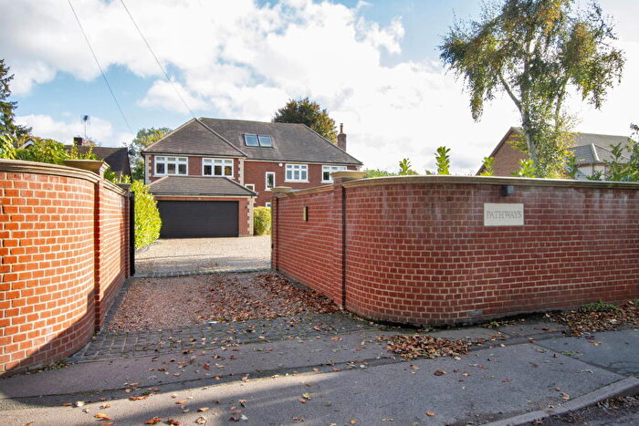 5 Bedroom Detached House For Sale In New Barn Road, New Barn, DA3