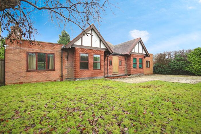 2 Bedroom Detached Bungalow For Sale In Shrewley Common, Shrewley, Warwick, CV35