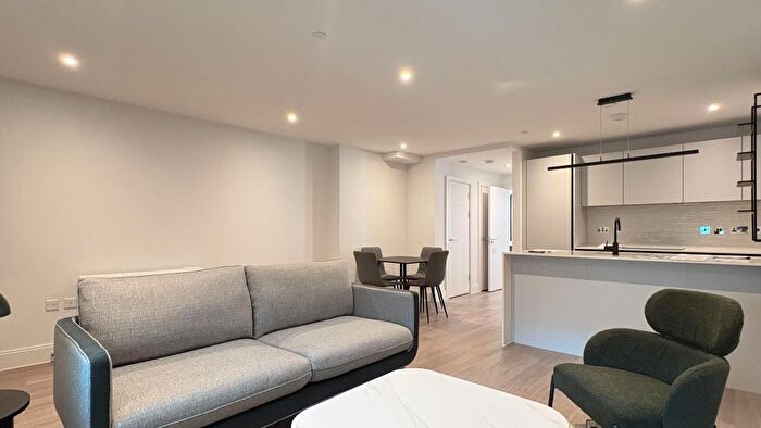 1 Bedroom Flat To Rent In Memorial Avenue, Slough, SL1