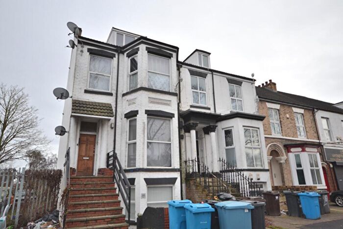 2 Bedroom Flat For Sale In Anlaby Road, Hull, HU3
