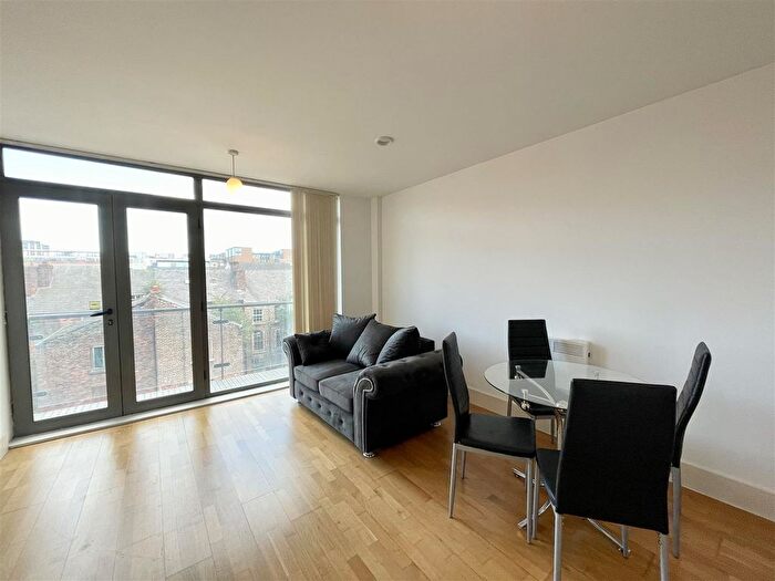 1 Bedroom Flat To Rent In Circle, Henry Street, L1