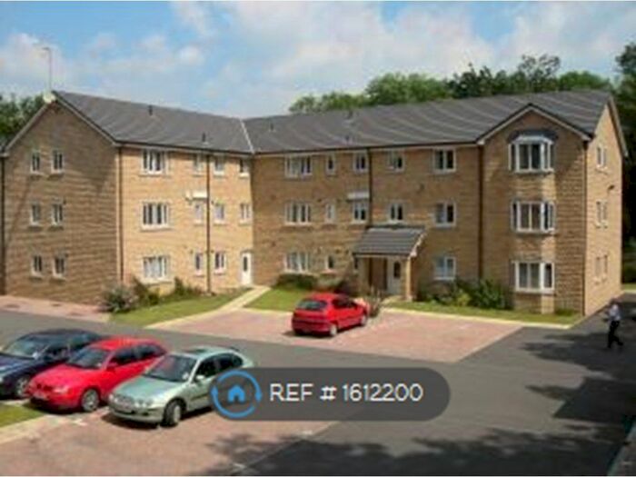 2 Bedroom Flat To Rent In Kings Court, Huddersfield, HD1