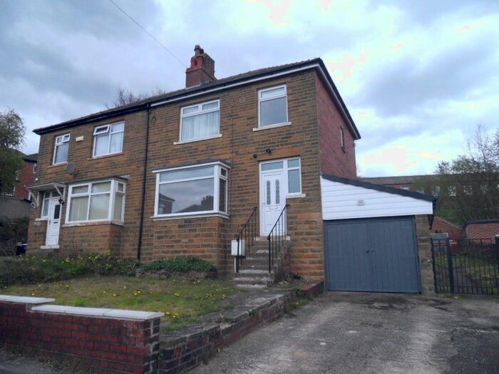 3 Bedroom Semi-Detached House To Rent In Laithe Croft Road, Soothill, Batley, West Yorkshire, WF17
