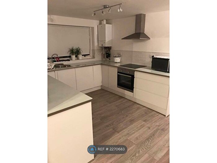 3 Bedroom Detached House To Rent In Gainsborough Road, Leicester, LE2