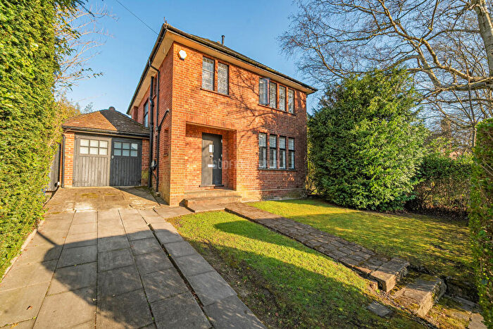 4 Bedroom Detached House For Sale In Ludlow Way, Hampstead Gadren Suburb, N2