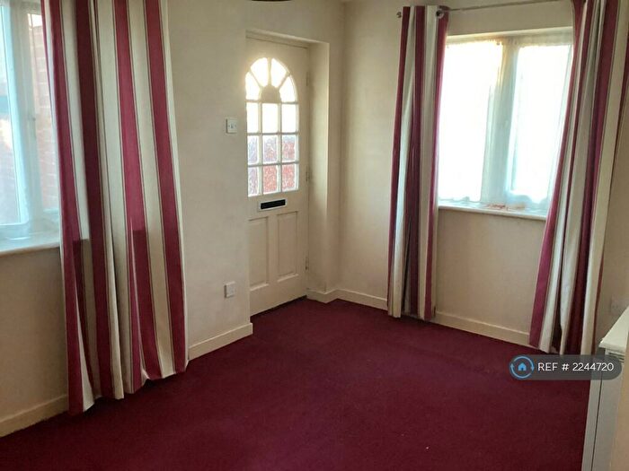 1 Bedroom Semi-Detached House To Rent In Bignell Croft, Colchester, CO4