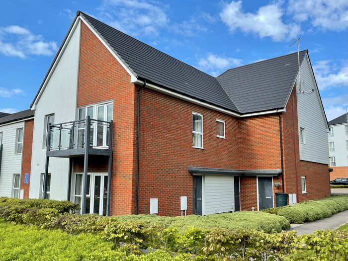 2 Bedroom Apartment To Rent In Pondtail Avenue, Faygate, Horsham, RH12