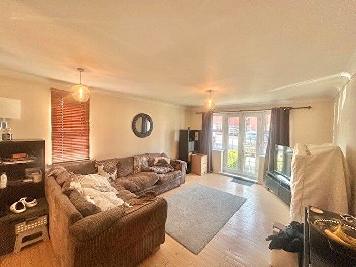 2 Bedroom Flat To Rent In Chafford Hundred, Grays, RM16