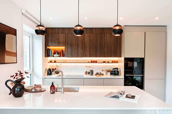 2 Bedroom Flat For Sale In Bow Common Lane, London, E3