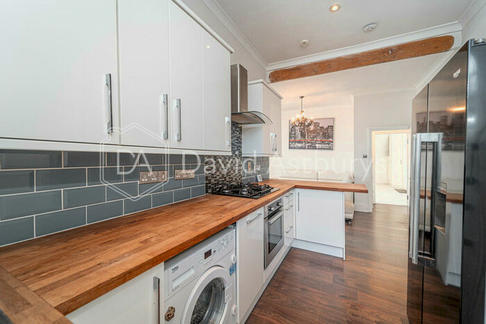 2 Bedroom Apartment To Rent In Tottenham Lane, London, N8