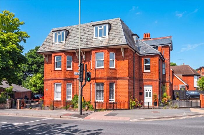 2 Bedroom Apartment For Sale In London Road, Camberley, Surrey, GU15