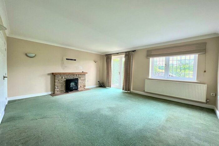 3 Bedroom Semi-Detached House For Sale In Wood Lane West, Adlington, Macclesfield, SK10