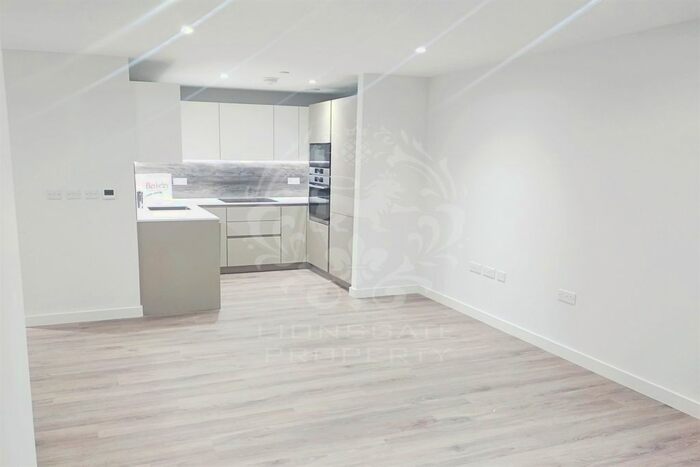 1 Bedroom Flat To Rent In The Shoreline Building, Newnton Close, N4