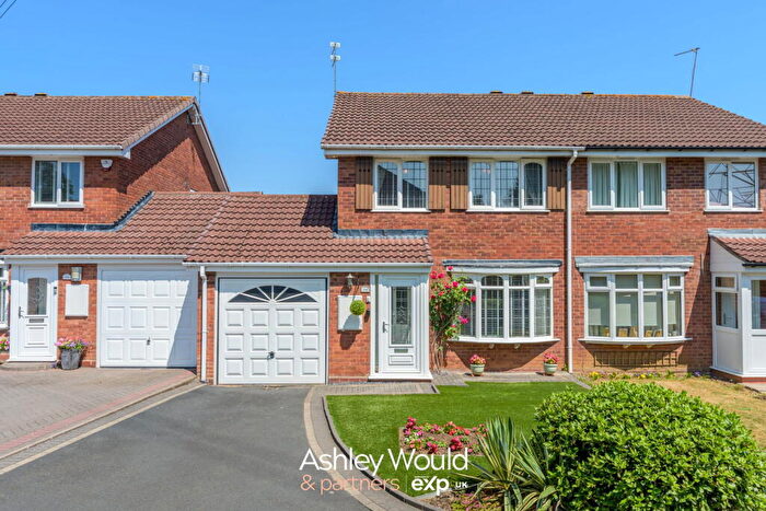 3 Bedroom Semi Detached House For Sale In Stanmore Grove, Halesowen, B62