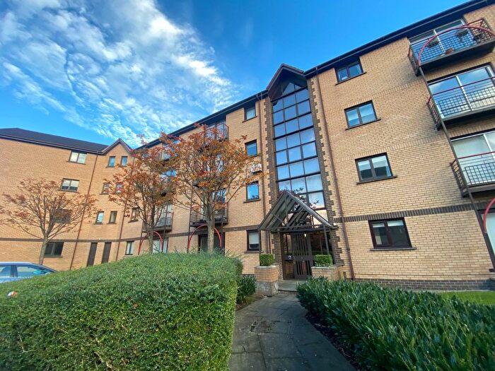 2 Bedroom Flat To Rent In Riverview Gardens, Glasgow, G5
