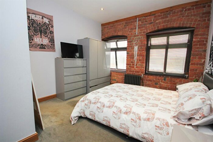 2 Bedroom Apartment For Sale In York Road, Rushden, NN10
