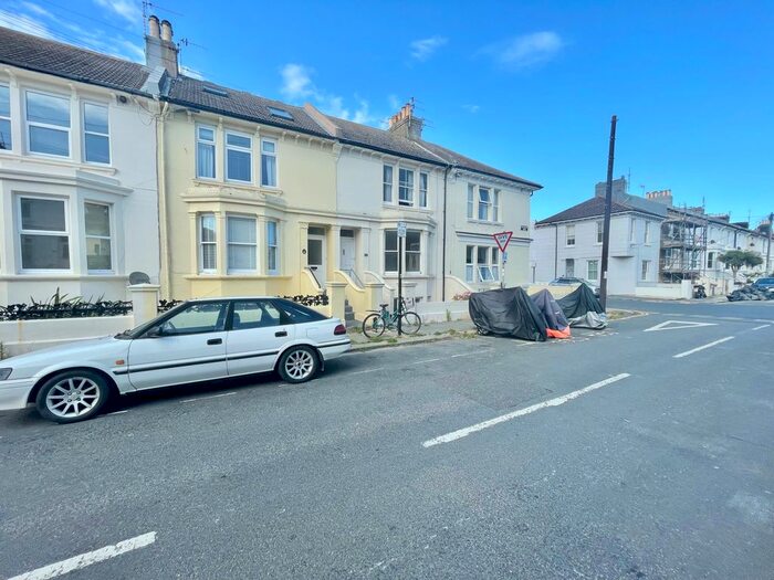 2 Bedroom Maisonette To Rent In Goldstone Road, Hove, BN3