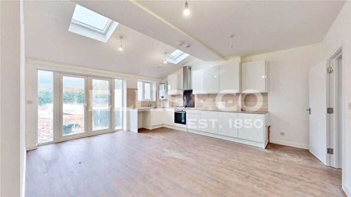 4 Bedroom Terraced House To Rent In Mount Avenue, Southall, UB1