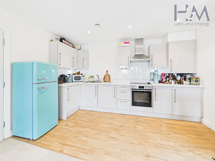 2 Bedroom Flat For Sale In , Chilton House, Giles Crescent, Stevenage, Hertf, SG1