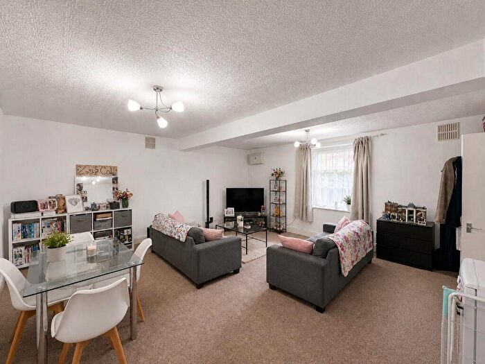2 Bedroom Flat To Rent In X £pw, Daisy Bank Road, Manchester, Greater Manchester, M14