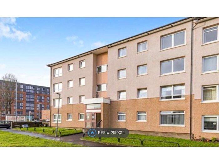 3 Bedroom Flat To Rent In St. Mungo Avenue, Glasgow, G4