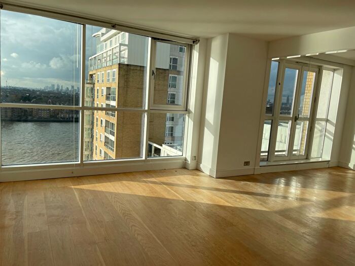 3 Bedroom Flat To Rent In Westferry Circus, London, E14