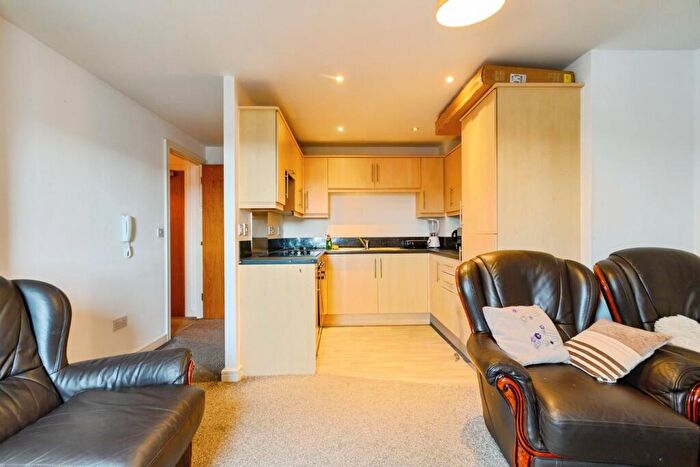 2 Bedroom Apartment For Sale In Marsden Road, Bolton, BL1 - Photo 4
