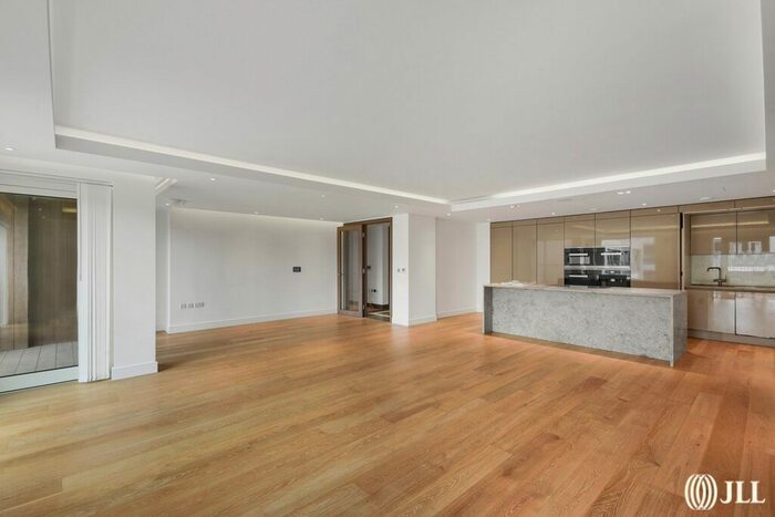 3 Bedroom Flat To Rent In Park Street, London, SW6