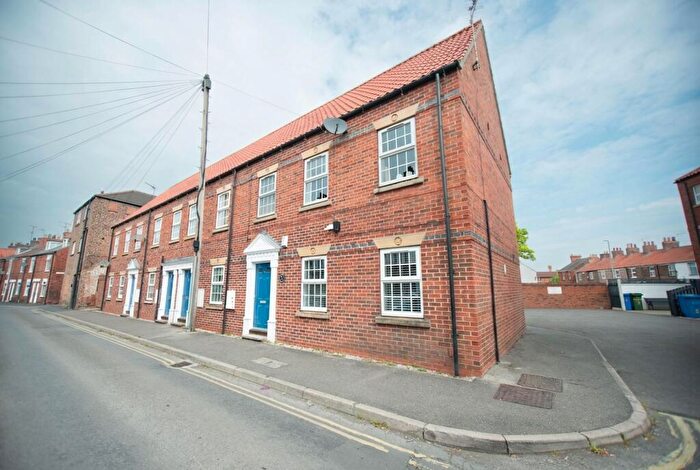 2 Bedroom Flat For Sale In Wilbert Place, Beverley, HU17