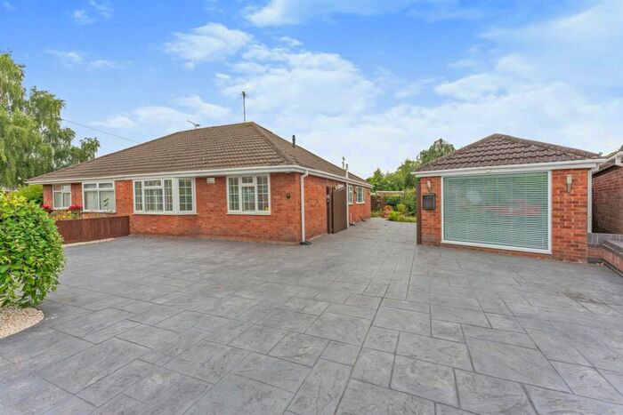 2 Bedroom Semi-Detached House For Sale In Derwent Drive, Childer Thornton, Ellesmere Port, CH66