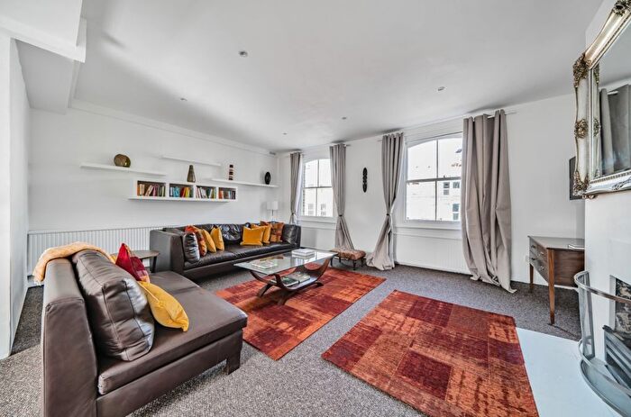 3 Bedroom Flat To Rent In Askew Road, London, W12