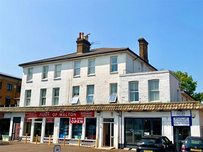 2 Bedroom Apartment For Sale In Oatlands Drive, Weybridge, Surrey, KT13