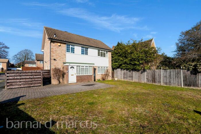 3 Bedroom Detached House To Rent In The Avenue, Worcester Park, KT4