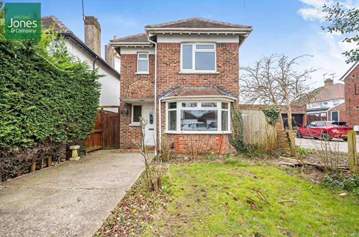 3 Bedroom Detached House To Rent In Gainsborough Avenue, Worthing, West Sussex, BN14